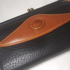 Dooney & Bourke Green Leather Wallet | Snap Closure